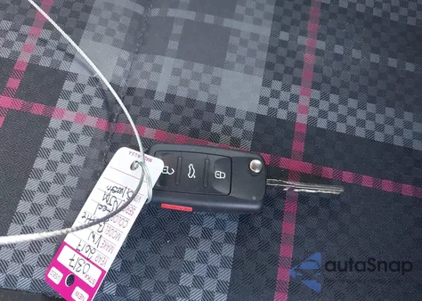 2017 Volkswagen Beetle #Pinkbeetle/1.8T Classic/1.8T S из США, поврежденный, VIN 3VWF17AT7HM605129